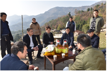 踐行社會責(zé)任 助力“脫貧攻堅”—鐵投集團工會主席穆婷云一行赴朝天區(qū)自然村精準(zhǔn)扶貧項目開展