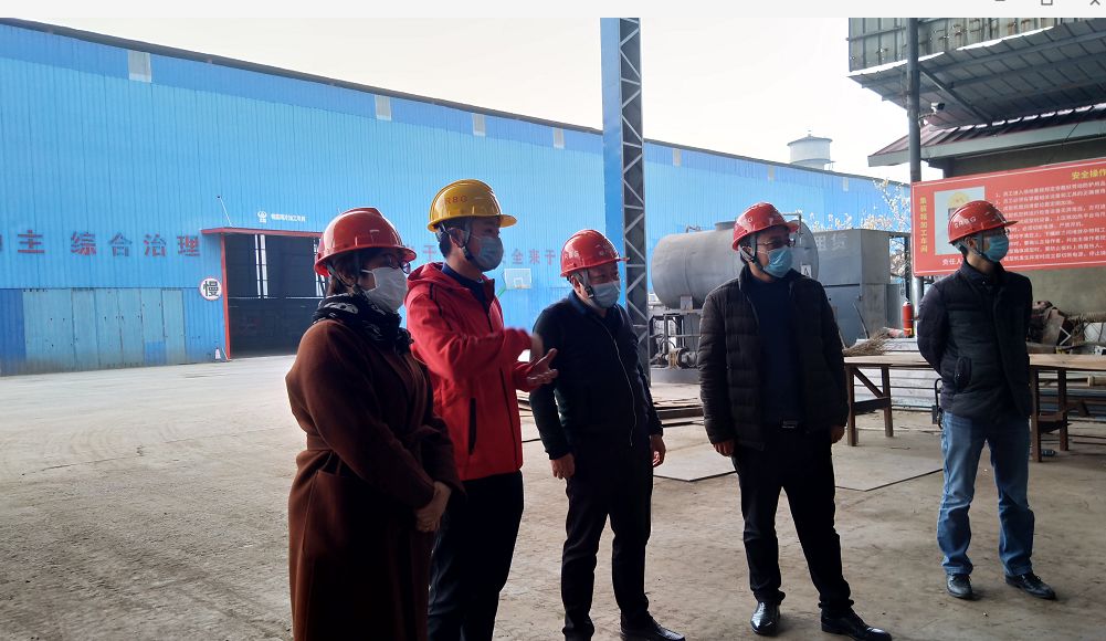 川交路橋黨委副書記、職工董事、工會(huì)主席何澤中到廣漢片區(qū)各單位督查防疫及復(fù)工情況